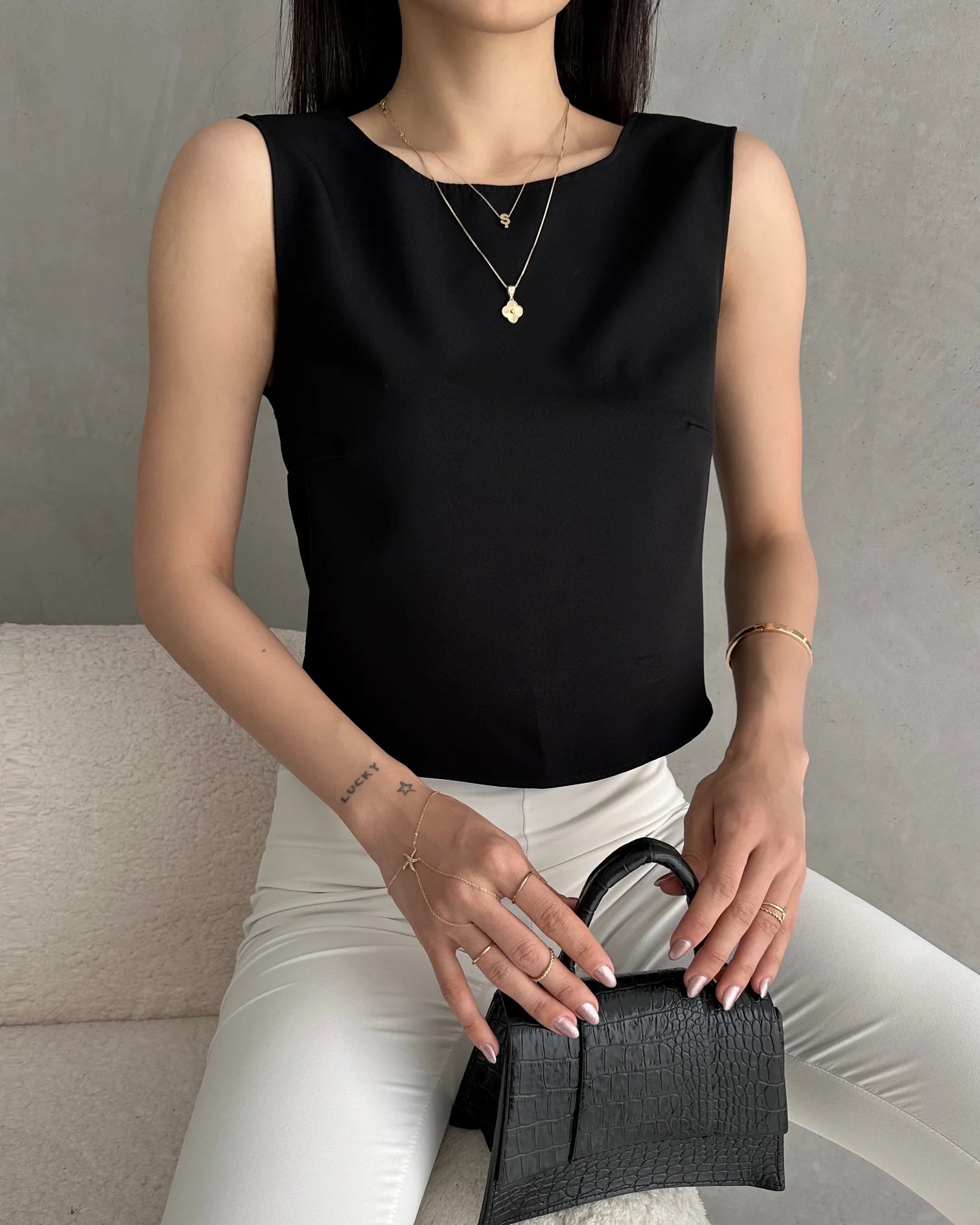 Kolsuz Sırt Dekolteli Crop Bluz Siyah