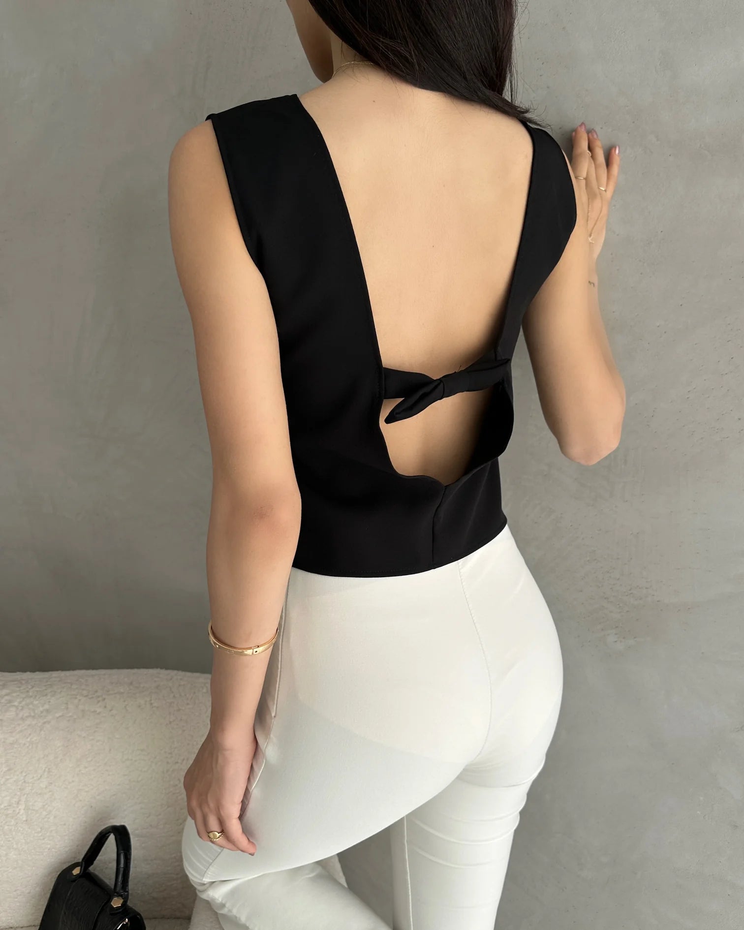 Kolsuz Sırt Dekolteli Crop Bluz Siyah