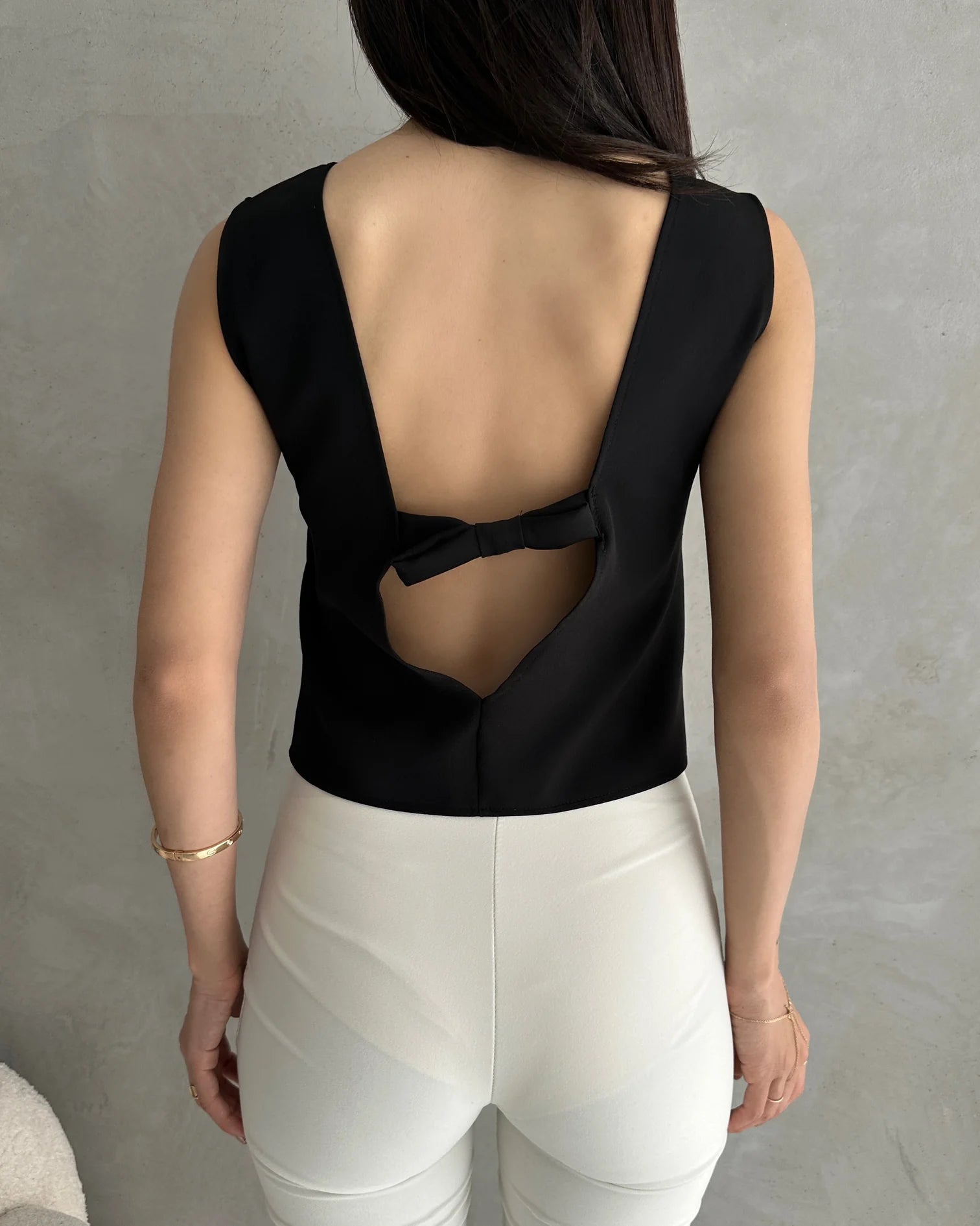 Kolsuz Sırt Dekolteli Crop Bluz Siyah